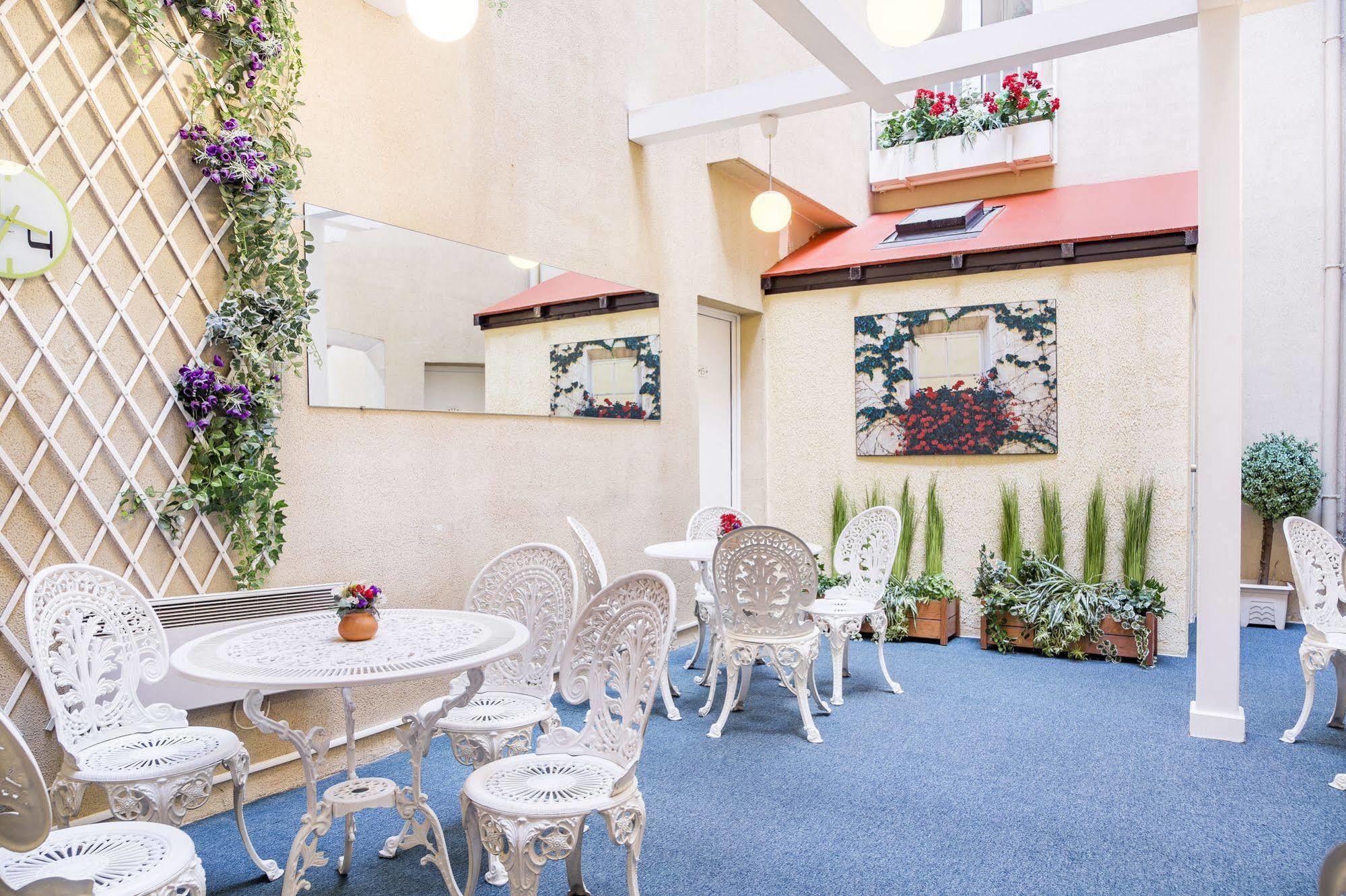 Hotel Des Arts Rueil-Malmaison Exteriér fotografie